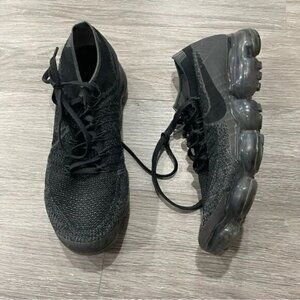 NIKE VAPOURMAX SIZE 9 WOMEN BLACK